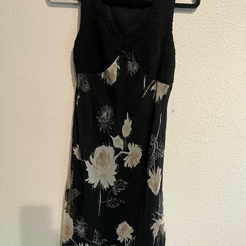 Meghan Matthews Chiffon Floral‎ Dress
